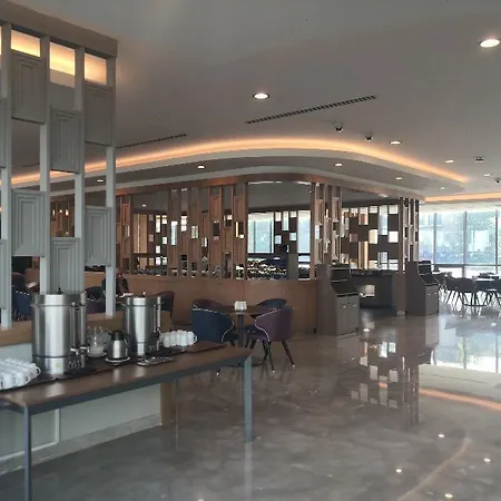 La Quinta By Wyndham Gunesli Istambul
