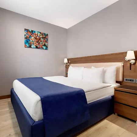 La Quinta By Wyndham Gunesli ホテル 5*