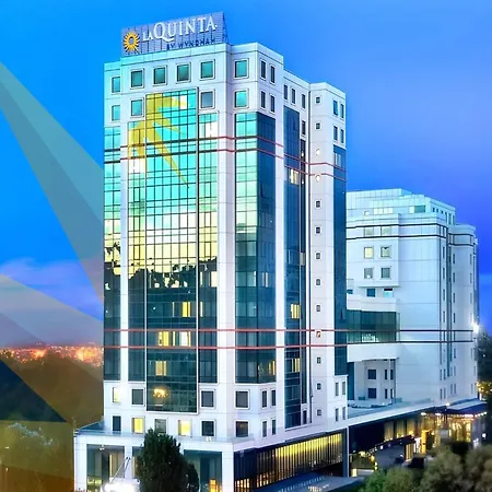 La Quinta By Wyndham Gunesli מלון איסטמבול