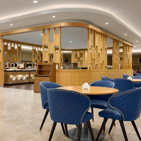 ホテル La Quinta By Wyndham Gunesli