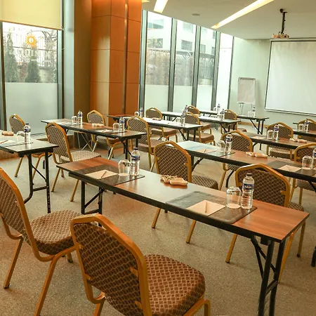 La Quinta By Wyndham Gunesli