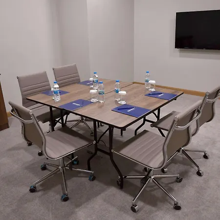 La Quinta By Wyndham Gunesli