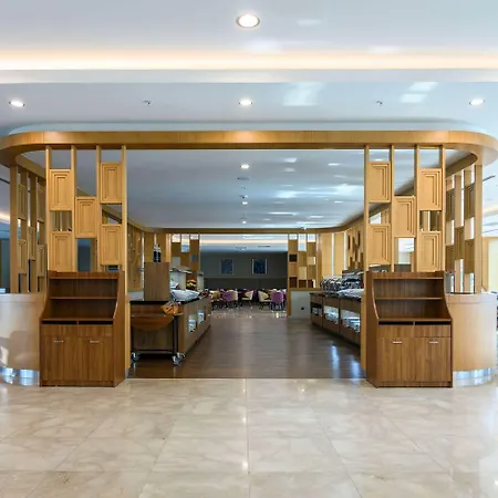 La Quinta By Wyndham Gunesli