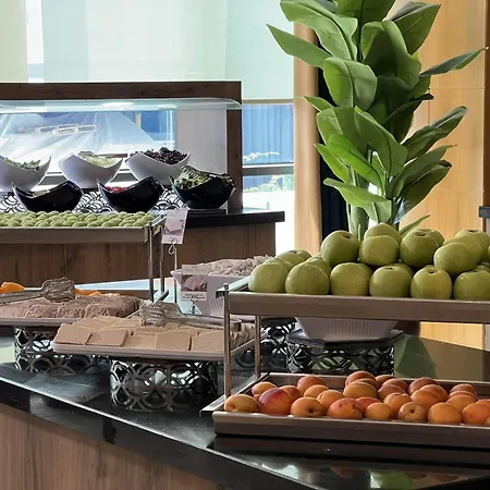 La Quinta By Wyndham Gunesli 5*