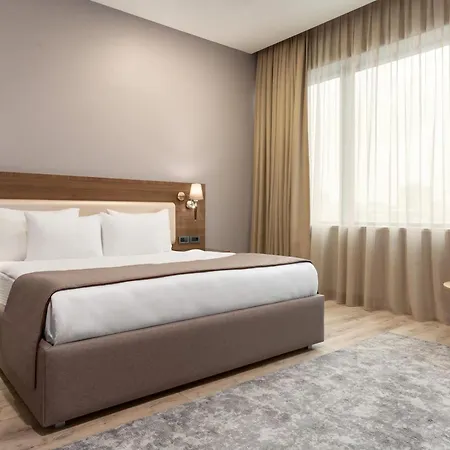 La Quinta By Wyndham Gunesli מלון 5*