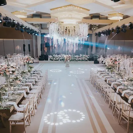 מלון La Quinta By Wyndham Gunesli 5*