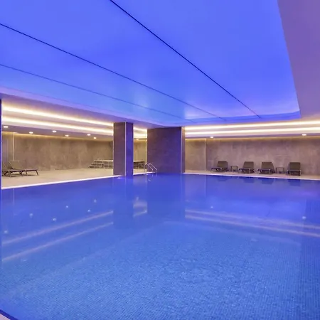 La Quinta By Wyndham Gunesli מלון 5*