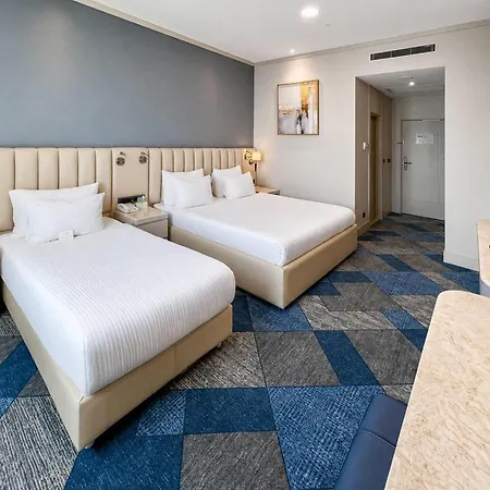 La Quinta By Wyndham Gunesli מלון
