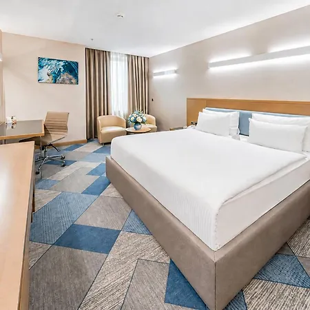 La Quinta By Wyndham Gunesli מלון 5*