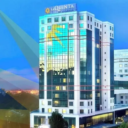 La Quinta By Wyndham Gunesli