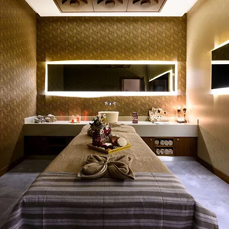 La Quinta By Wyndham Gunesli 5*