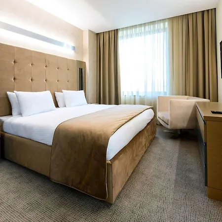 酒店 La Quinta By Wyndham Gunesli 5*