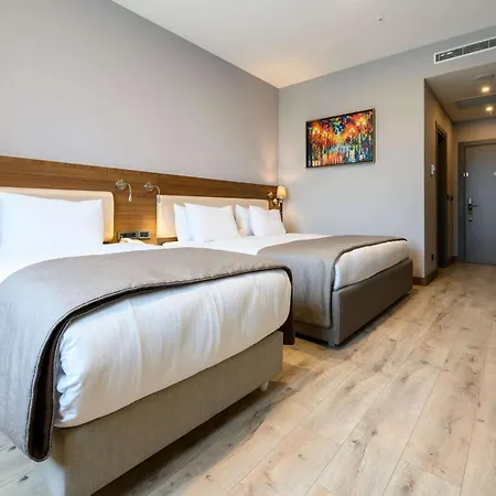 La Quinta By Wyndham Gunesli מלון