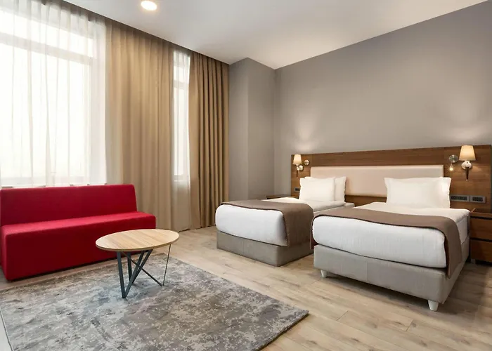 La Quinta By Wyndham Gunesli