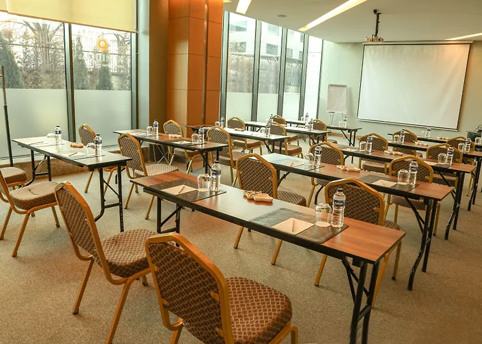 La Quinta By Wyndham Gunesli