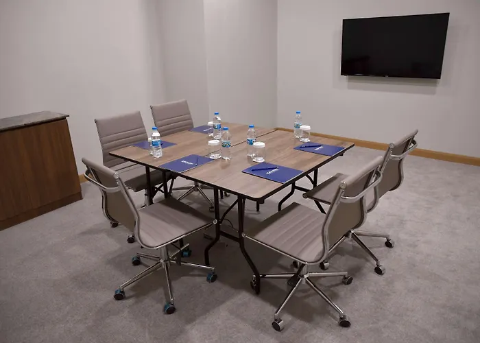 La Quinta By Wyndham Gunesli