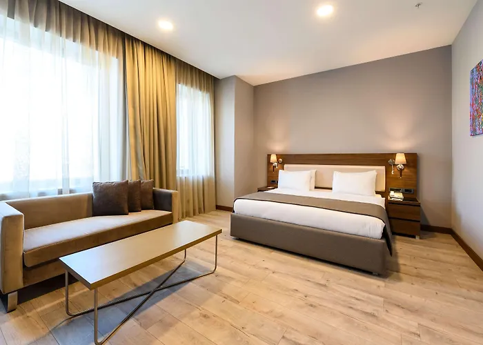 מלון La Quinta By Wyndham Gunesli