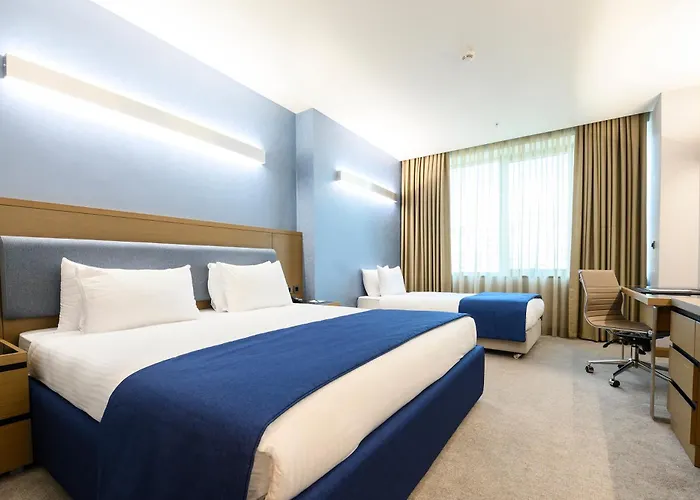 La Quinta By Wyndham Gunesli מלון