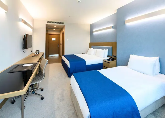 La Quinta By Wyndham Gunesli מלון