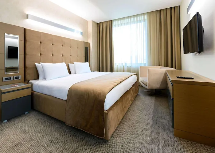 מלון La Quinta By Wyndham Gunesli 5*