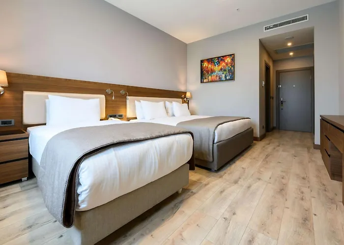 La Quinta By Wyndham Gunesli מלון