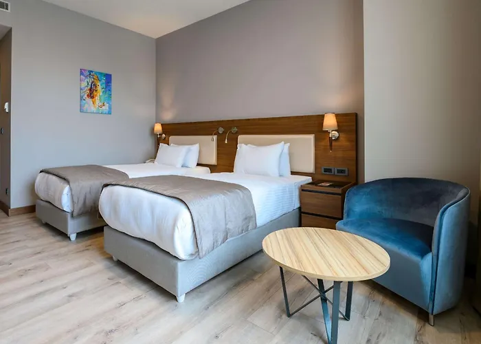 La Quinta By Wyndham Gunesli