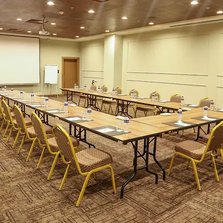 Hotel La Quinta By Wyndham Gunesli 5*